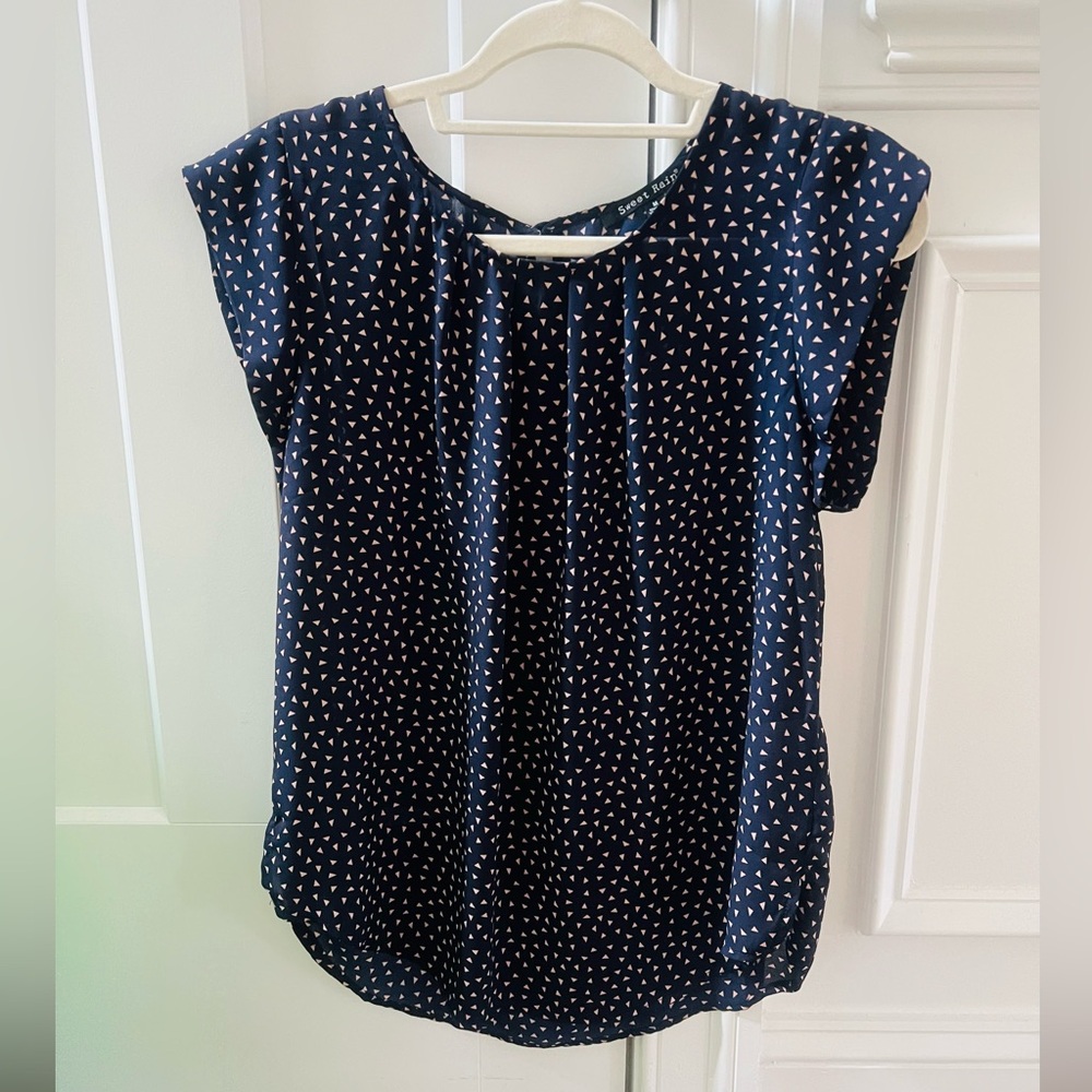 Sweet Rain Blouse Navy Blue pink Triangle Print size Medium